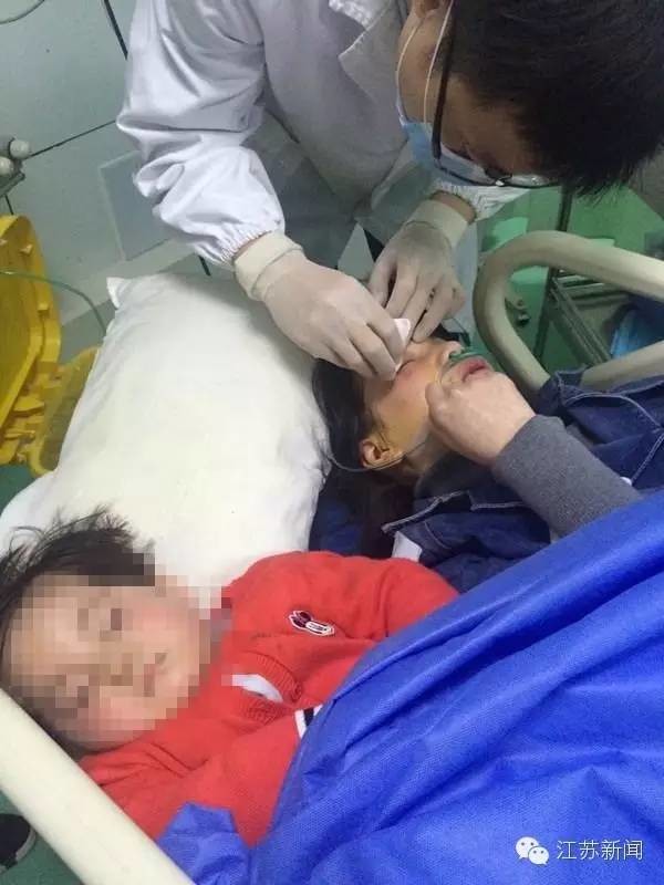 行車記錄儀視頻曝光!滬蓉高速25車連環(huán)相撞原因找到了 行車記錄儀視頻曝光!滬蓉高速25車連環(huán)相撞原因找到了